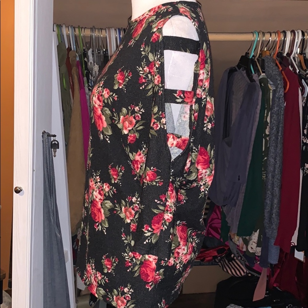 Blouse - Picture 2 of 3
